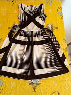 Vintage Sleeveless Brown and White Geometric Fit-and-Flare Dress w/ Waist Tie